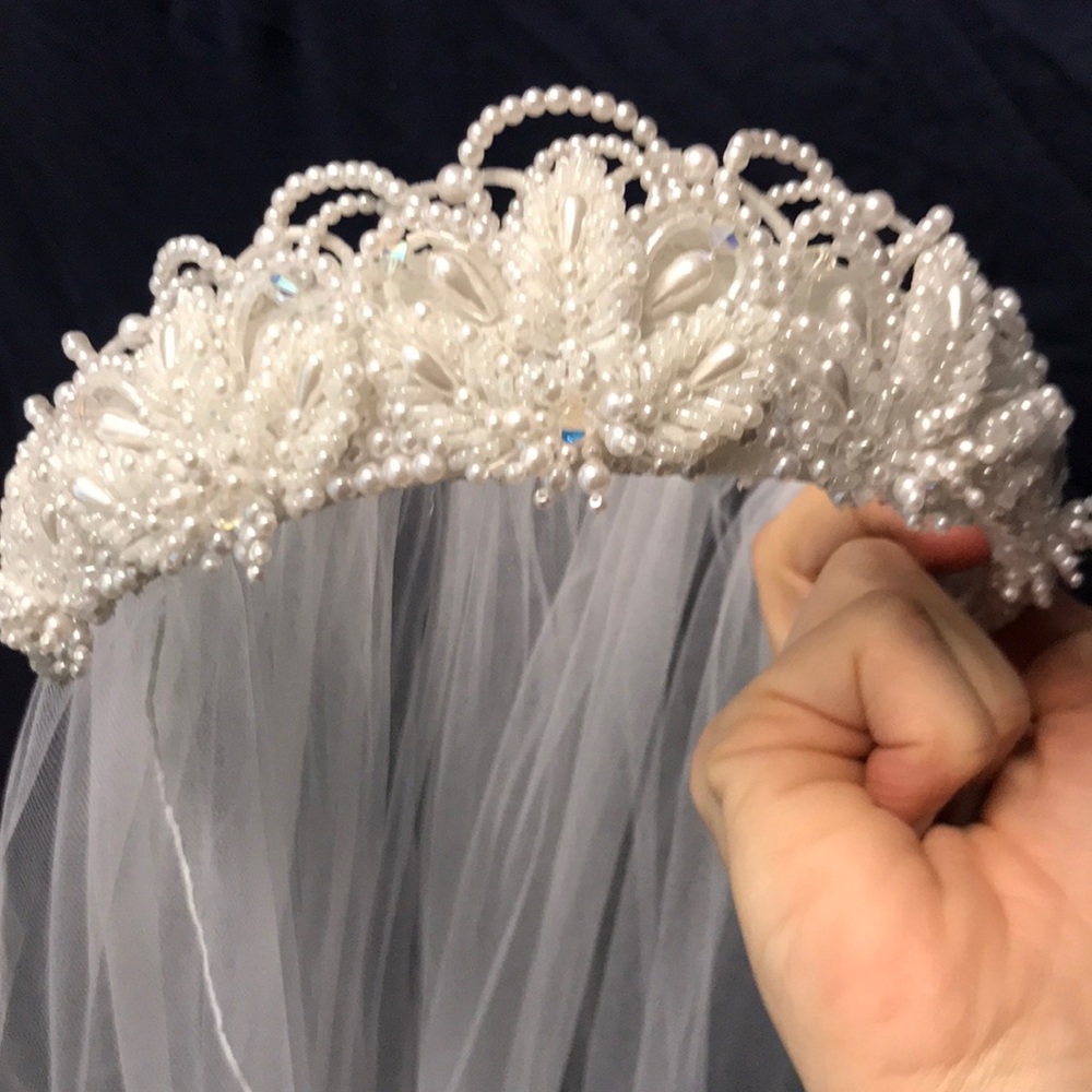 White wedding veil tiara head piece hair clip vail